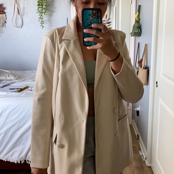 Missguided Stone Faux Leather Oversized Blazer - Picture 2 of 5